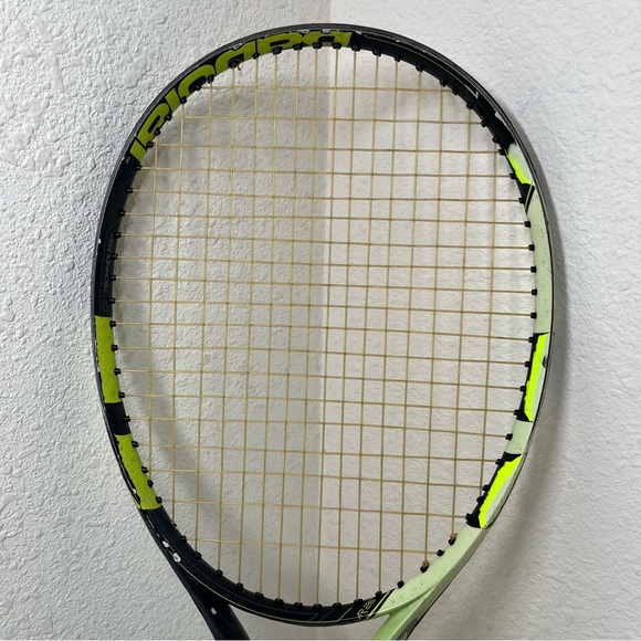 Babolat Aero Junior 26 Tennis Racquet Grey and Yellow - Picture 2 of 11